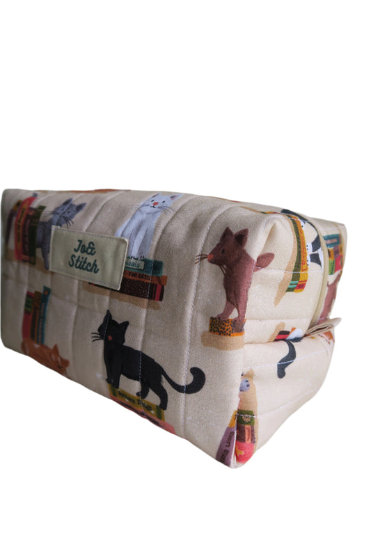 Maxi Box Buddy - Cats at the Library