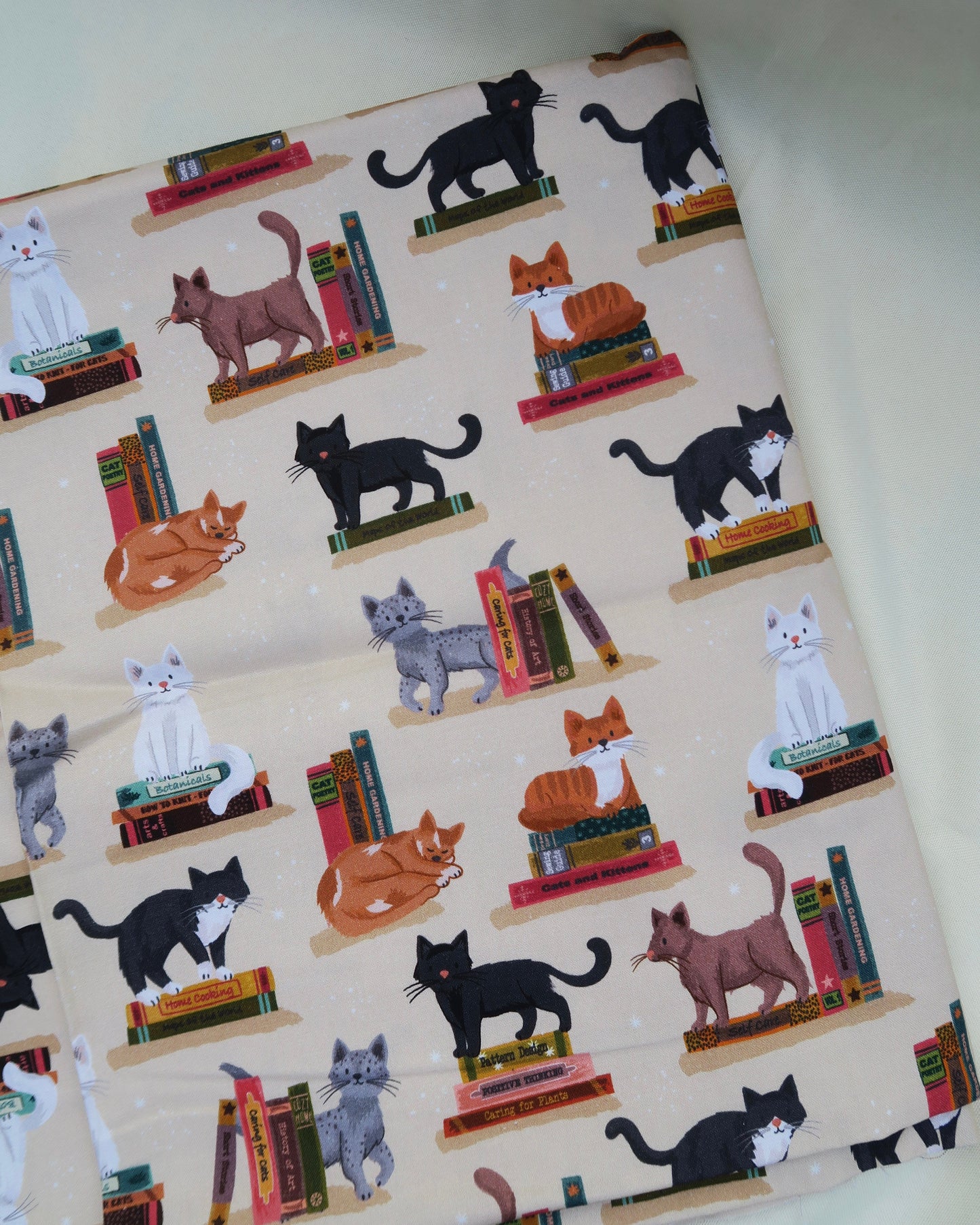 [FABRIC] Cats at the Library