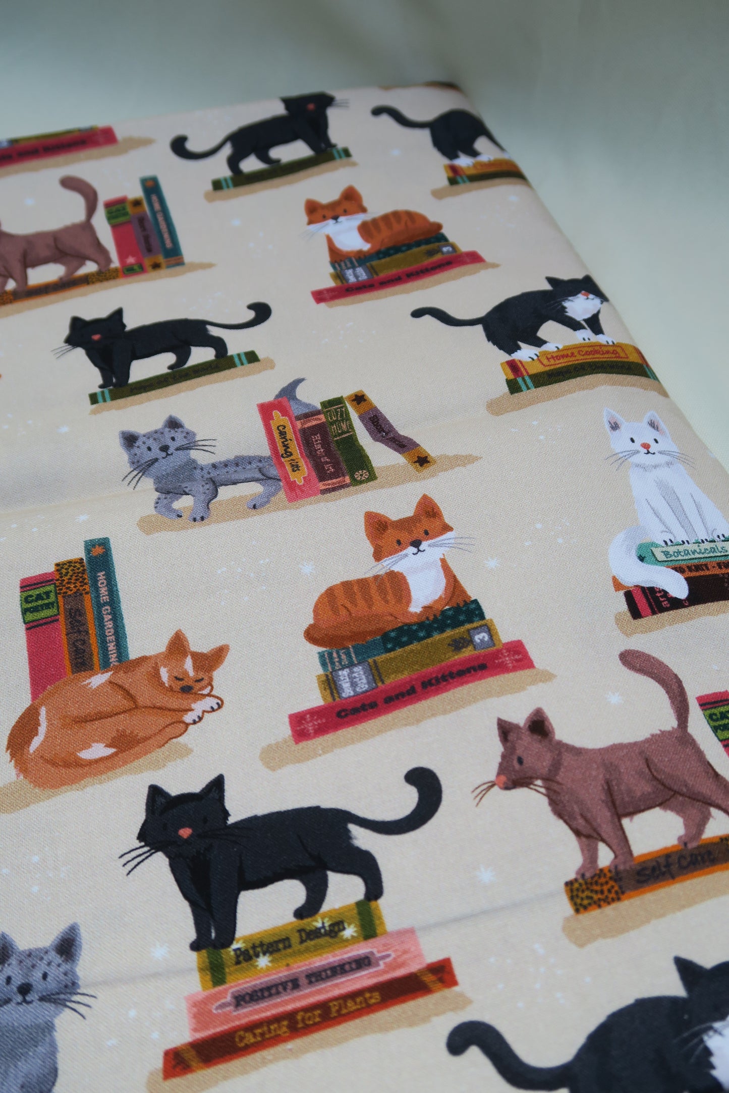 [FABRIC] Cats at the Library
