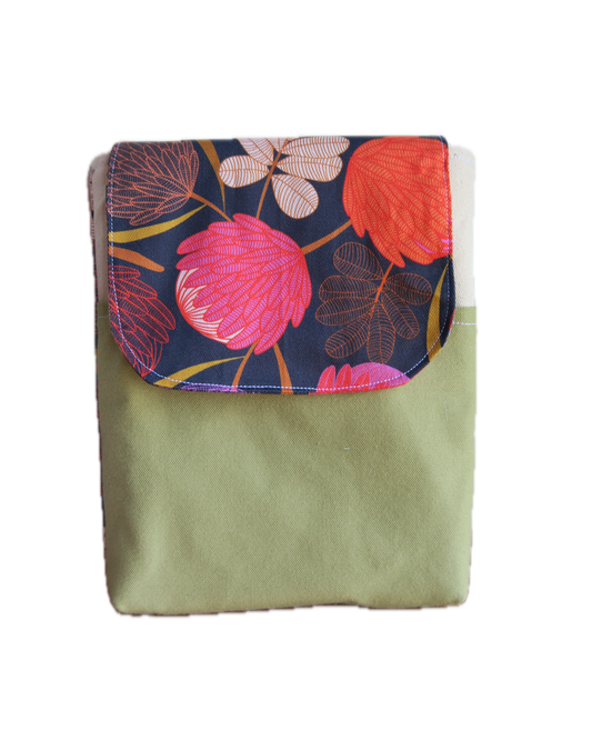 Lyn Booksleeve 2.0 - Pretty Blooms