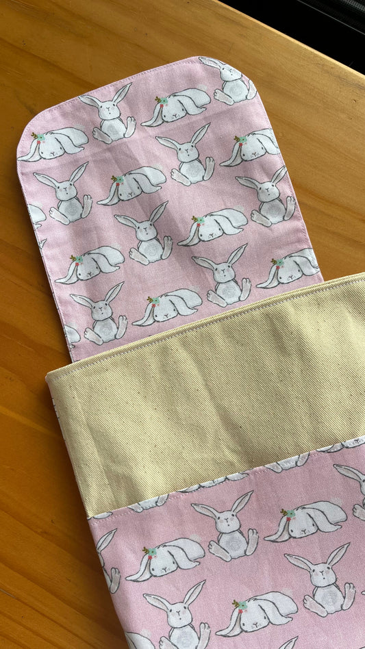 [EXCLUSIVE] Lyn Booksleeve 2.0 - Bunnies in Pink