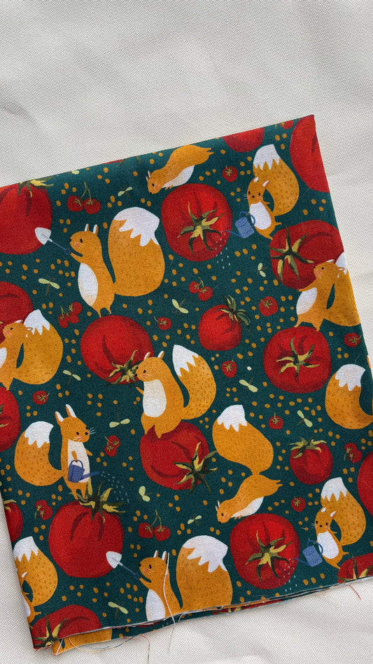 [FABRIC] Squirrel and Tomatoes