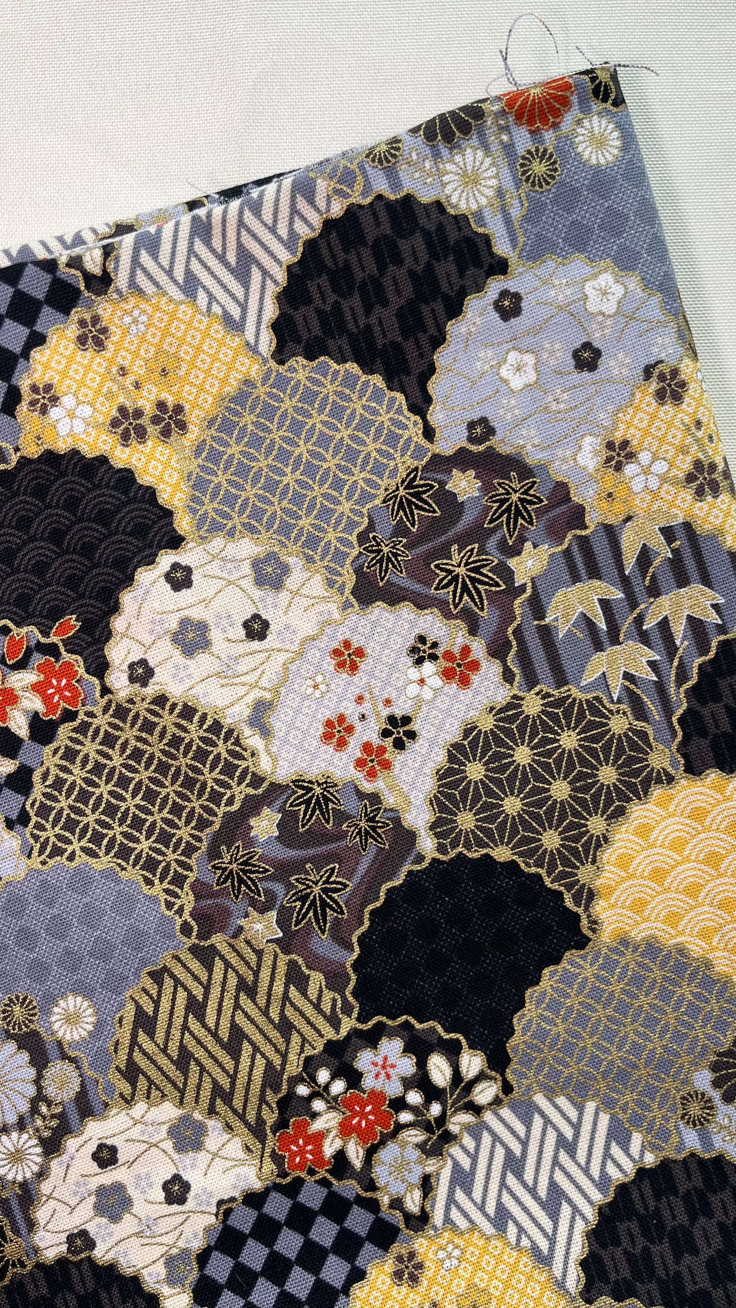 [FABRIC] Golden Seigaiha Wave