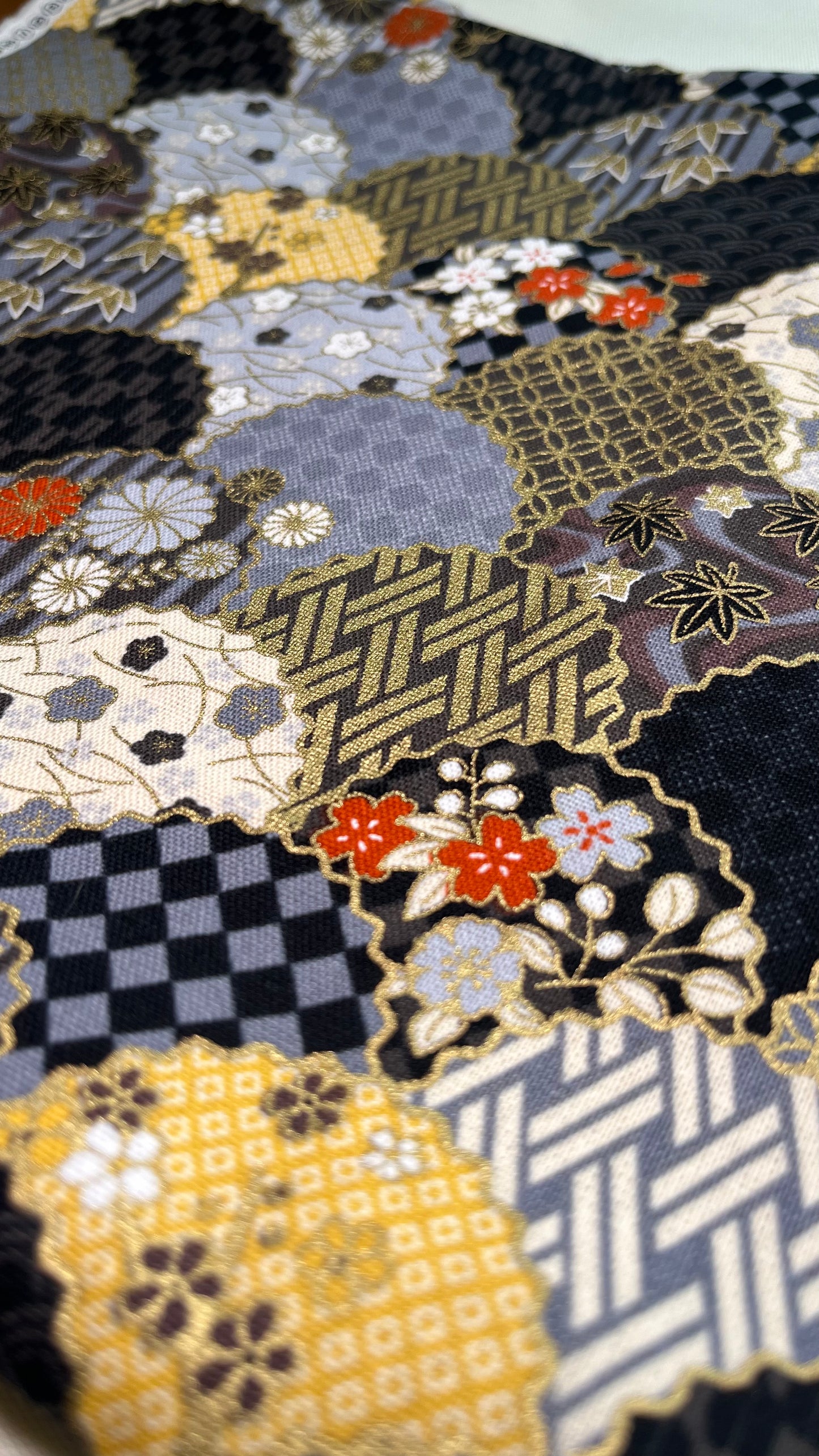 [FABRIC] Golden Seigaiha Wave