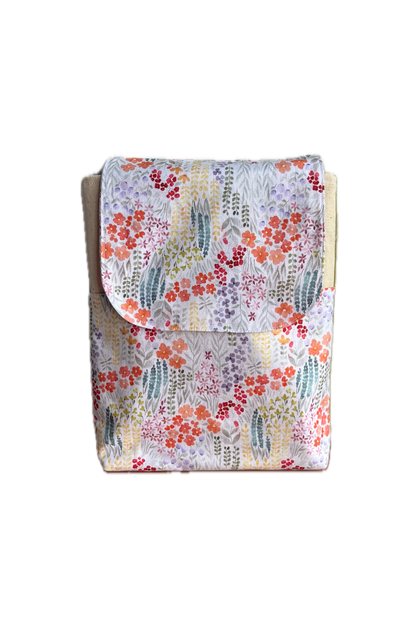 Lyn Booksleeve 2.0 - Cottage Flowers