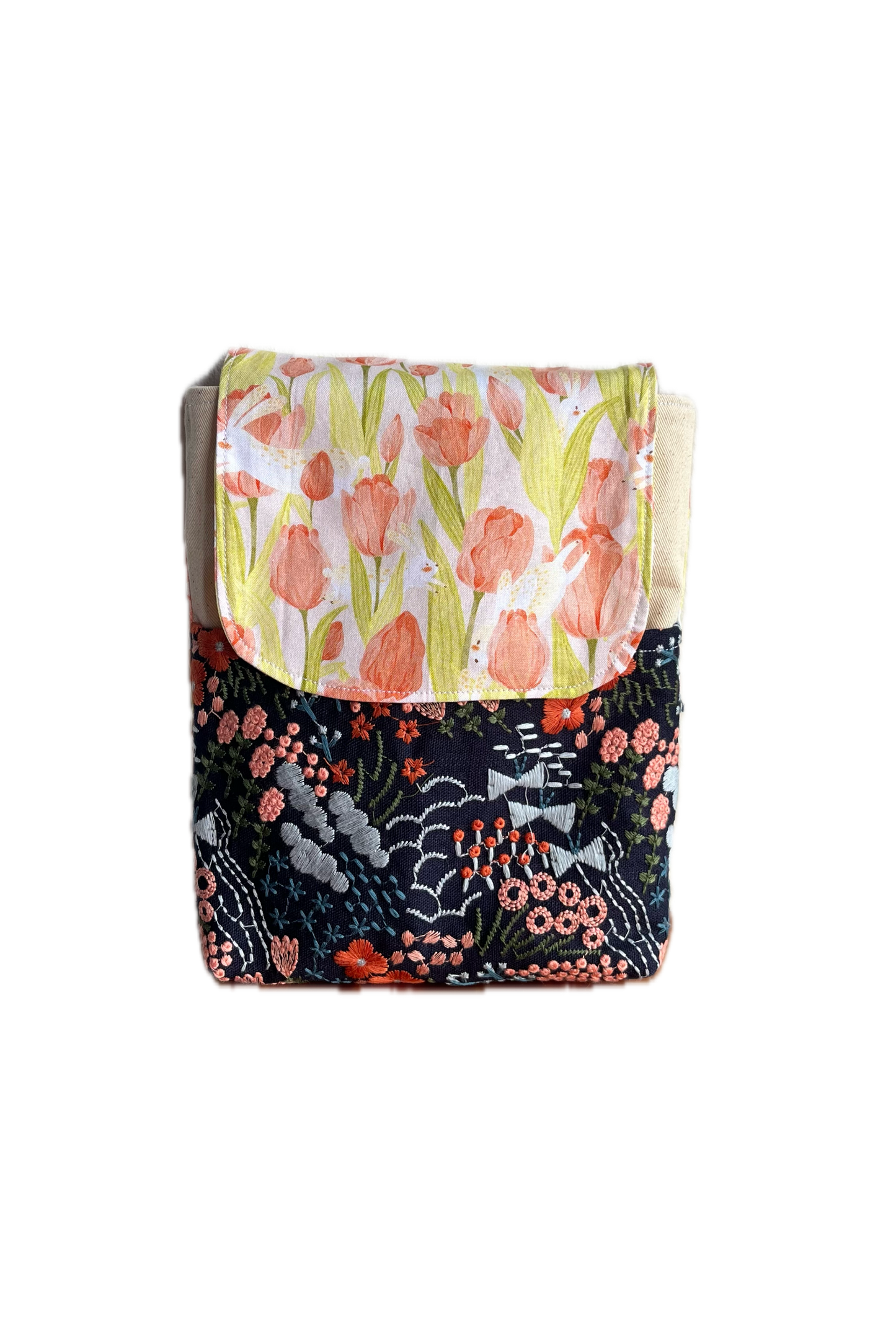 Lyn Booksleeve 2.0 - Bunnies in Tulip Field
