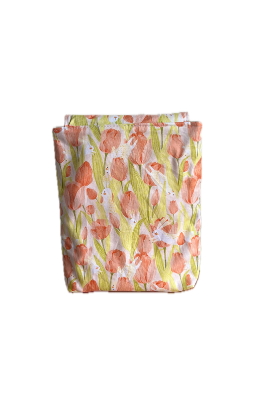Lyn Booksleeve 2.0 - Bunnies in Tulip Field