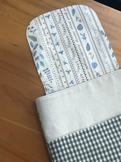 Lyn Booksleeve 2.0 - Vintage Meadow