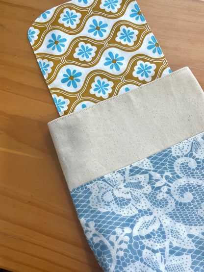 Lyn Booksleeve 2.0 - Amber & Azure